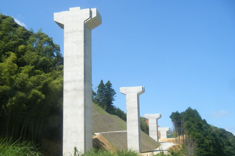 萩・三隅道路吉広高架橋