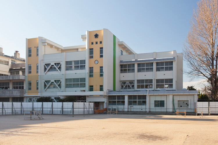 久米小学校耐震改修　改修後